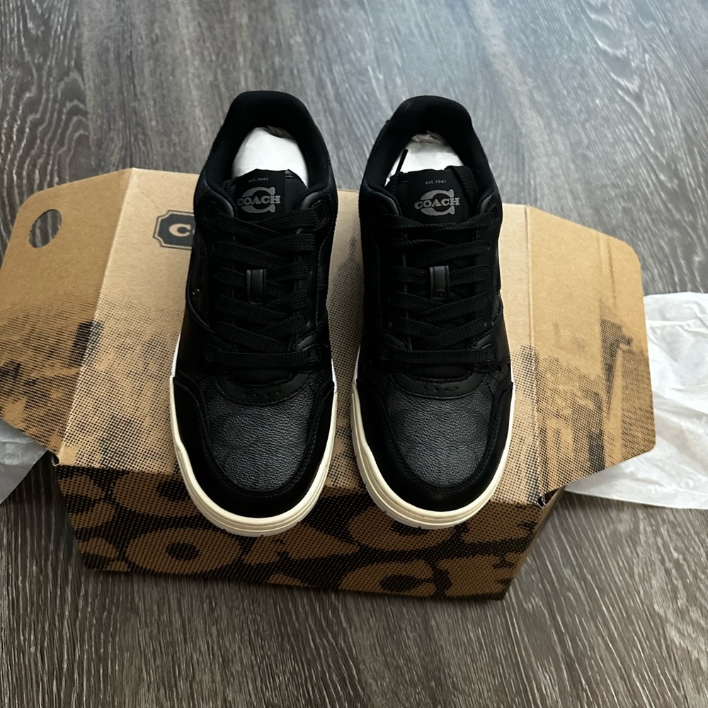 Soho Sneaker In Signature Canvas - Picture 2 of 9